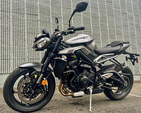 2024 Triumph Street Triple 765 R in Foxboro, Massachusetts - Photo 18