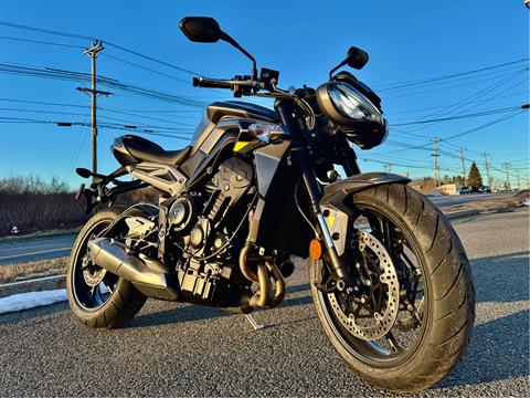 2024 Triumph Street Triple 765 R in Foxboro, Massachusetts - Photo 21