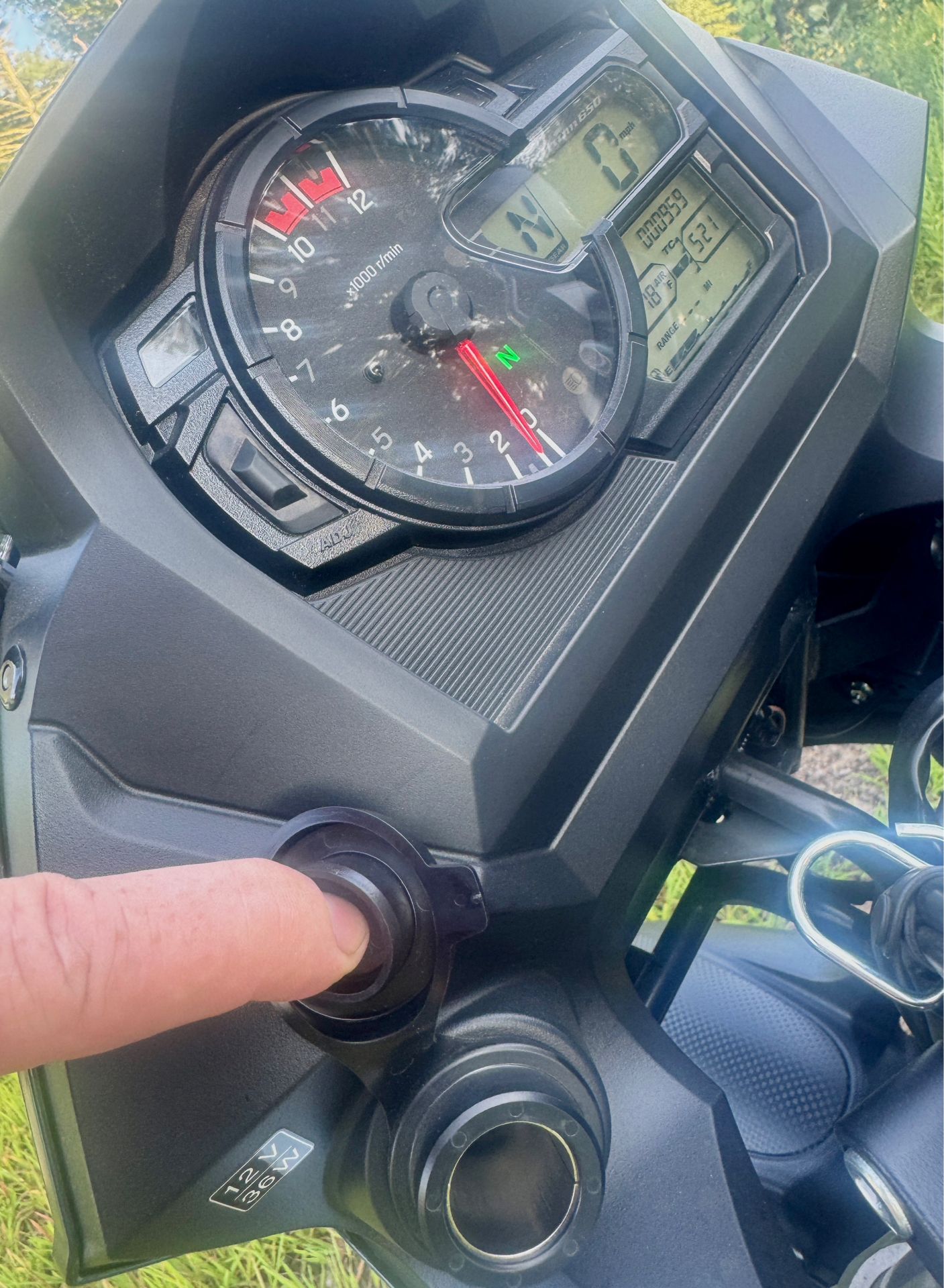 2022 Suzuki V-Strom 650XT in Foxboro, Massachusetts - Photo 2