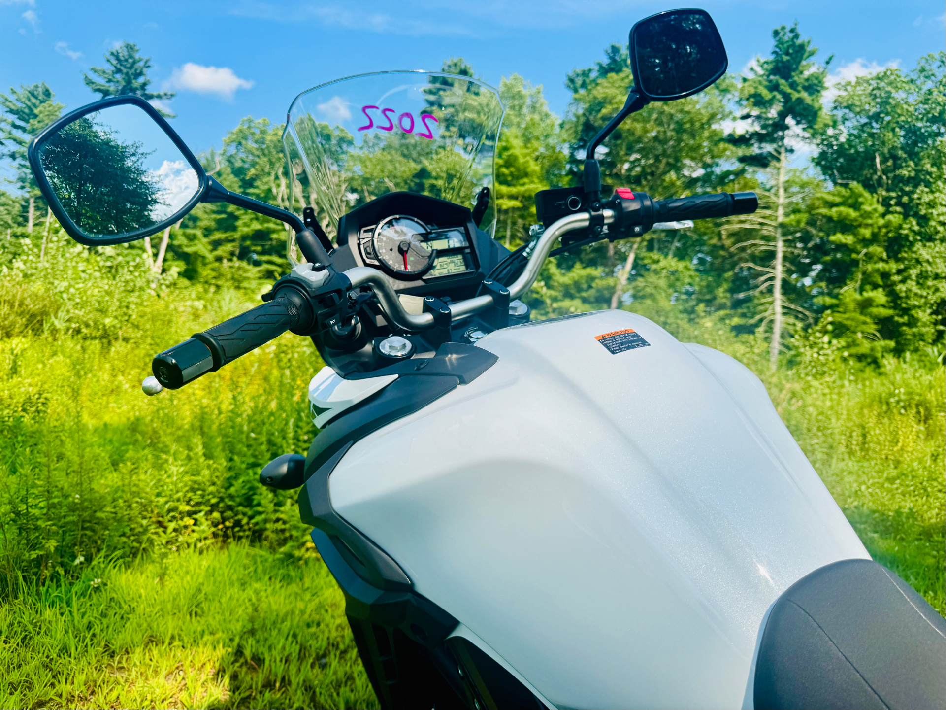 2022 Suzuki V-Strom 650XT in Foxboro, Massachusetts - Photo 14