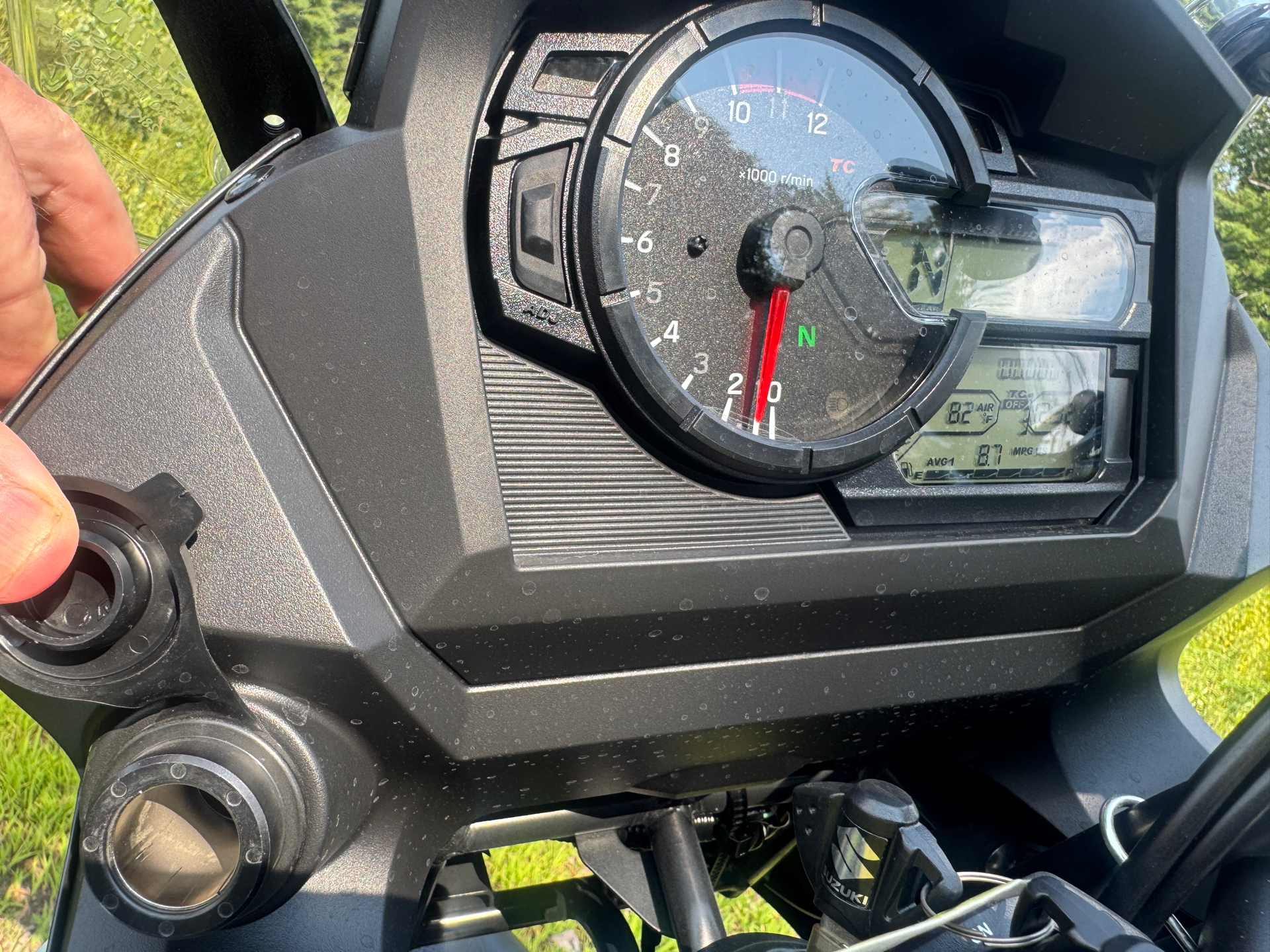 2022 Suzuki V-Strom 650XT in Foxboro, Massachusetts - Photo 4