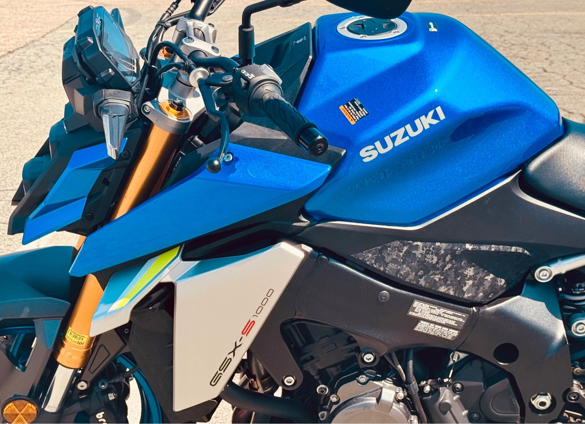2023 Suzuki GSX-S1000 in Foxboro, Massachusetts - Photo 19