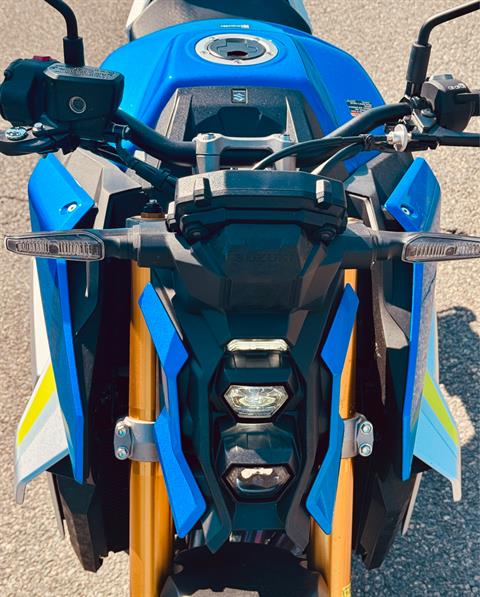 2023 Suzuki GSX-S1000 in Foxboro, Massachusetts - Photo 2