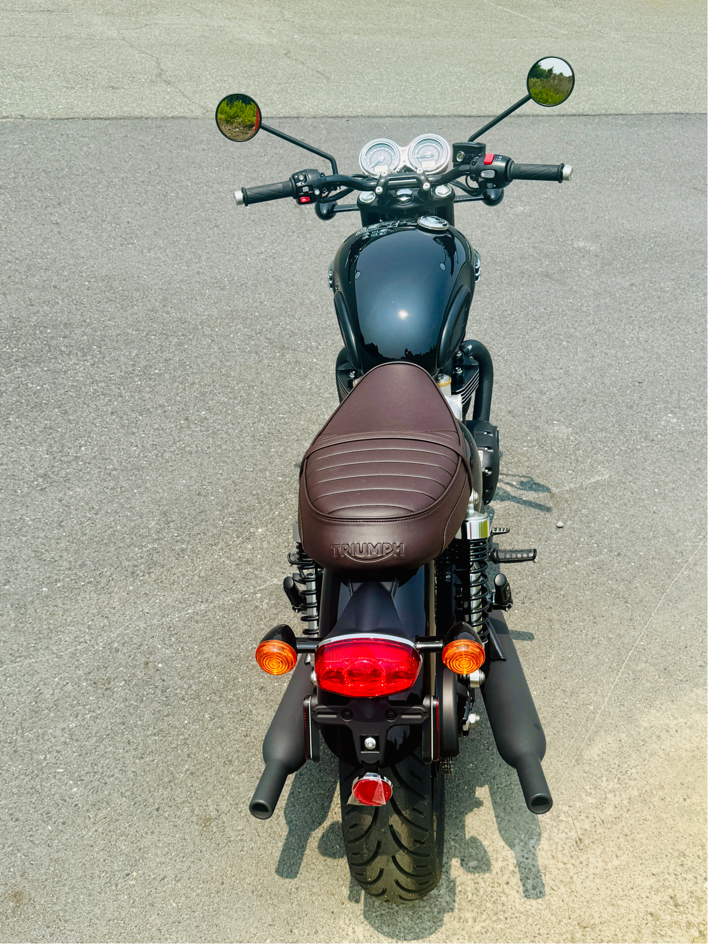 2025 Triumph Bonneville T120 Black in Foxboro, Massachusetts - Photo 19