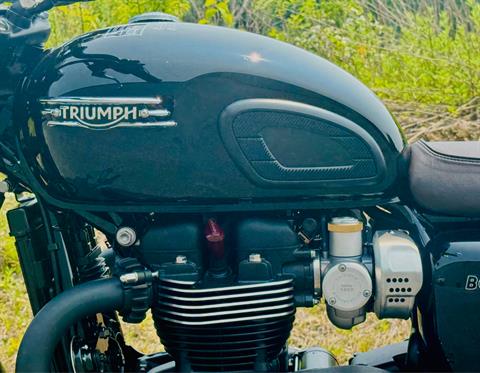 2025 Triumph Bonneville T120 Black in Foxboro, Massachusetts - Photo 14