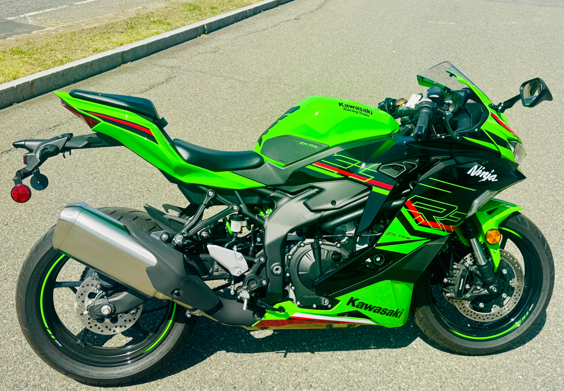 2024 Kawasaki Ninja ZX-4R ABS in Foxboro, Massachusetts - Photo 15