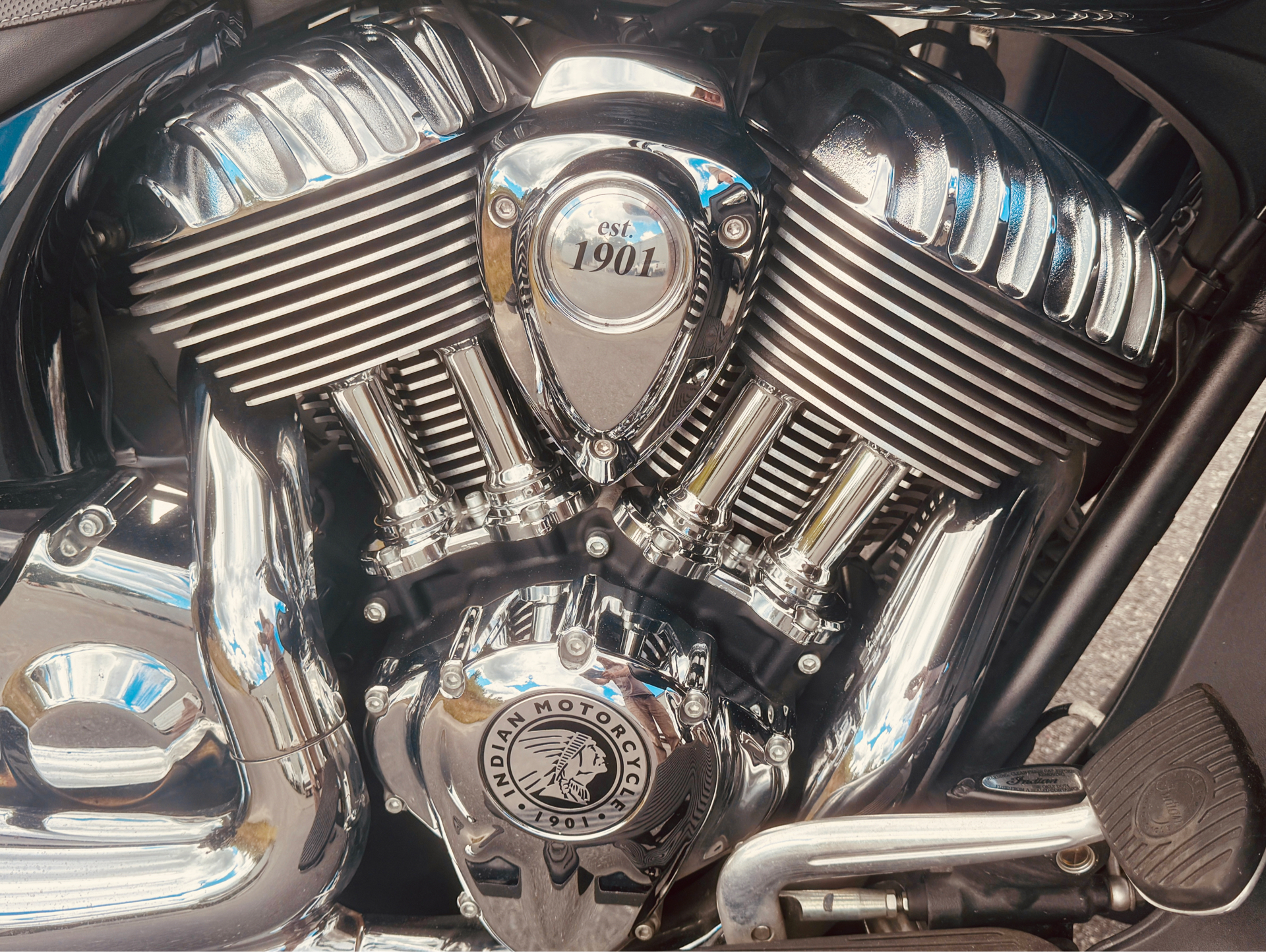 2022 Indian Motorcycle Roadmaster® Limited in Foxboro, Massachusetts - Photo 14