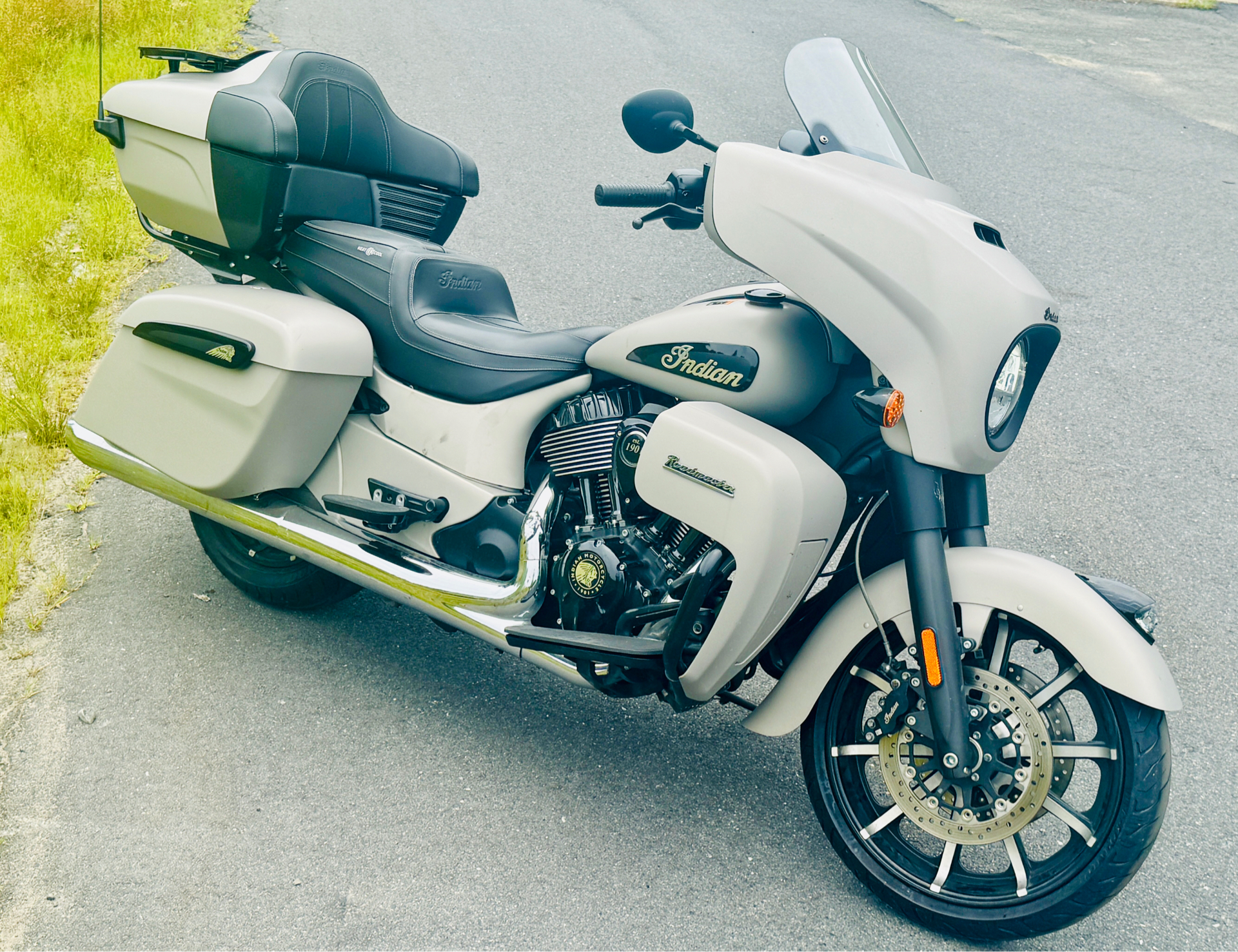 2022 Indian Motorcycle Roadmaster® Dark Horse® in Foxboro, Massachusetts - Photo 14