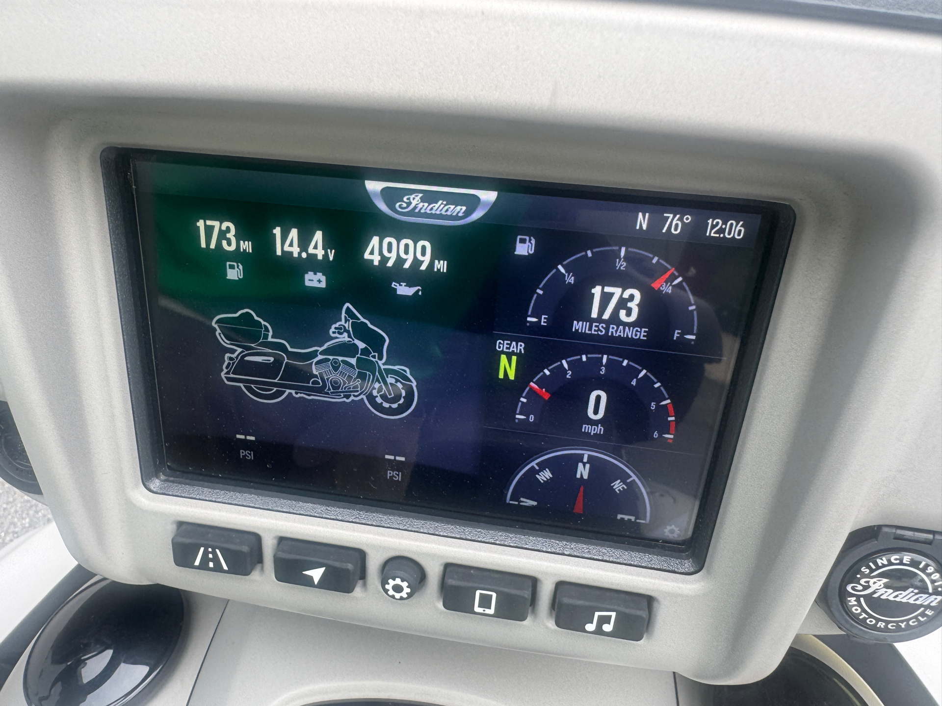 2022 Indian Motorcycle Roadmaster® Dark Horse® in Foxboro, Massachusetts - Photo 21