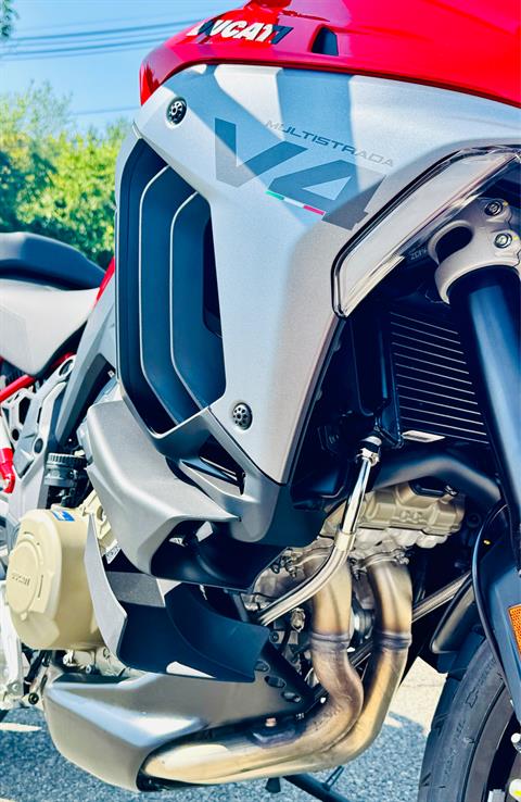 2025 Ducati Multistrada V4 in Foxboro, Massachusetts - Photo 2