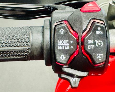 2025 Ducati Multistrada V4 in Foxboro, Massachusetts - Photo 9