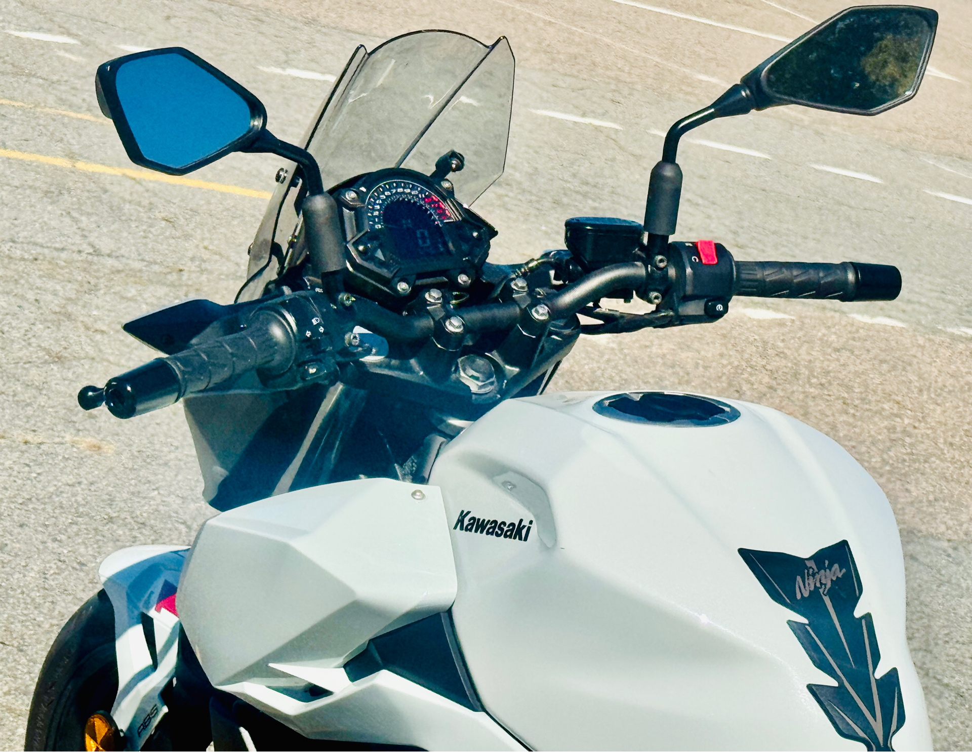 2023 Kawasaki Z400 ABS in Foxboro, Massachusetts - Photo 21