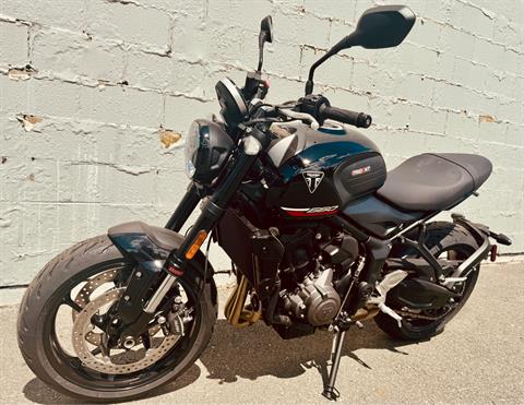 2025 Triumph Trident 660 in Foxboro, Massachusetts - Photo 15