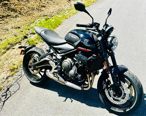 2025 Triumph Trident 660 in Foxboro, Massachusetts - Photo 13