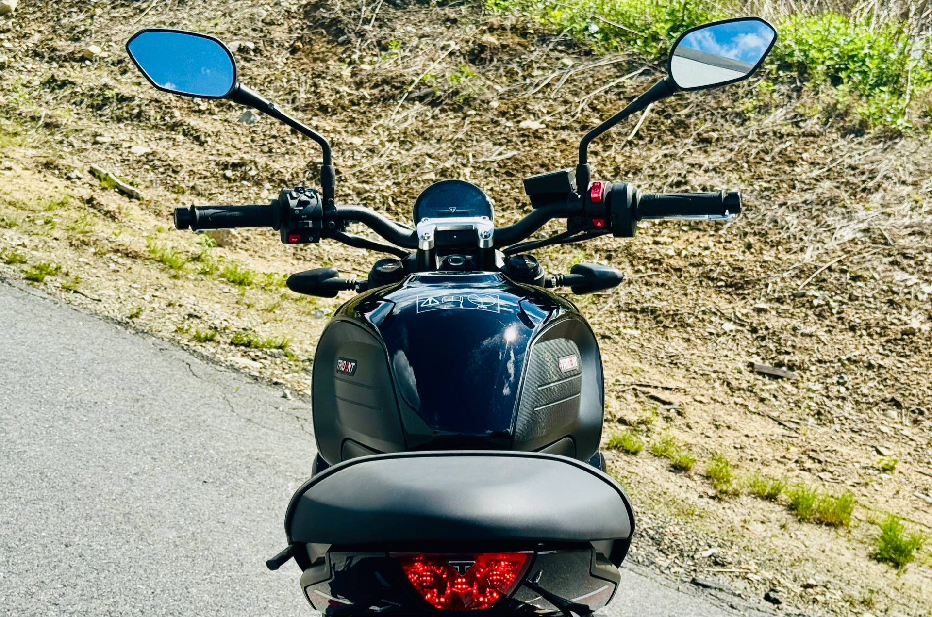 2025 Triumph Trident 660 in Foxboro, Massachusetts - Photo 9