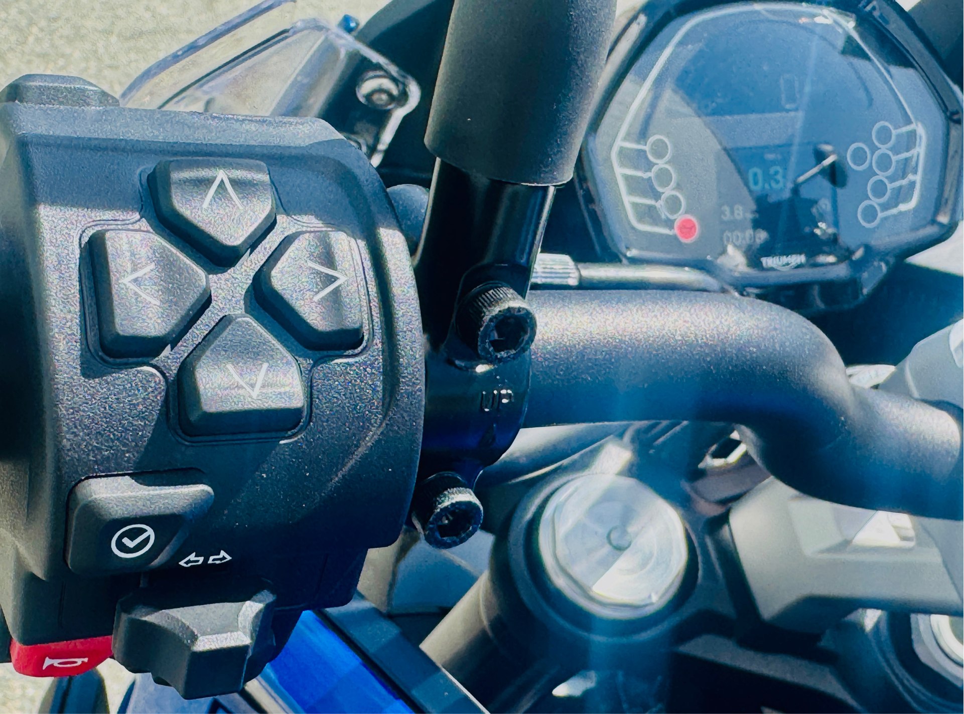 2025 Triumph Tiger Sport 800 in Foxboro, Massachusetts - Photo 2