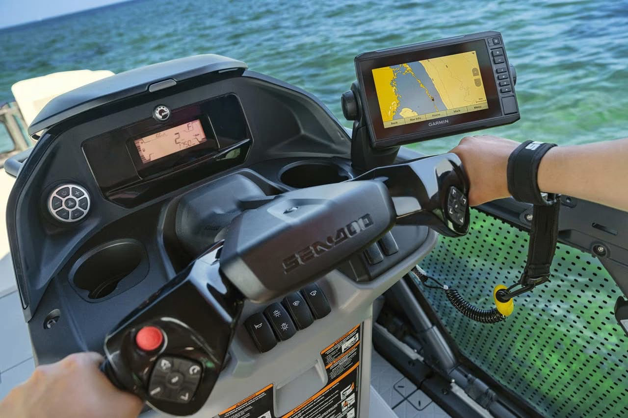 2023 Sea-Doo Switch Cruise 21 - 230 HP in Foxboro, Massachusetts - Photo 6