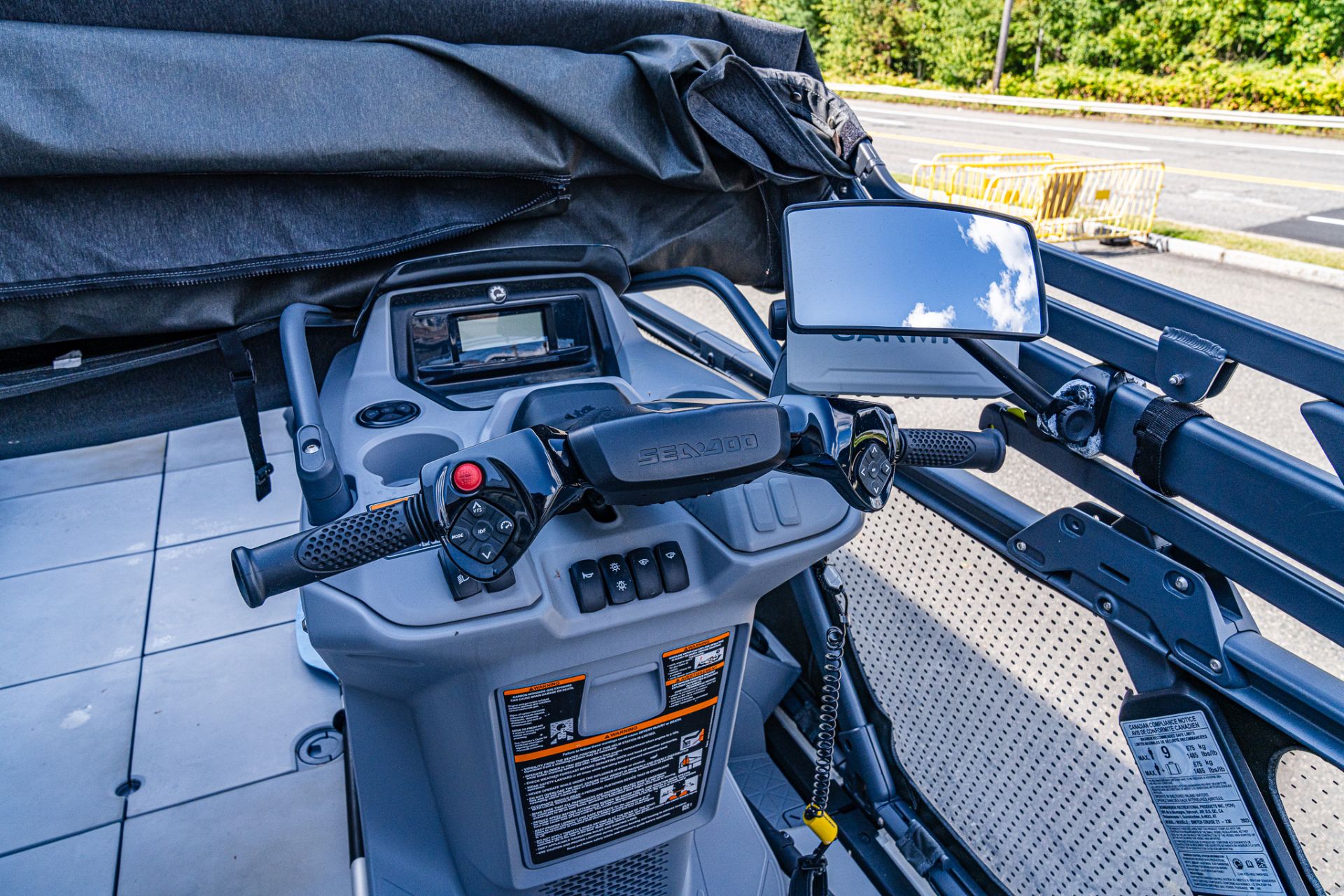 2023 Sea-Doo Switch Cruise 21 - 230 HP in Foxboro, Massachusetts - Photo 9