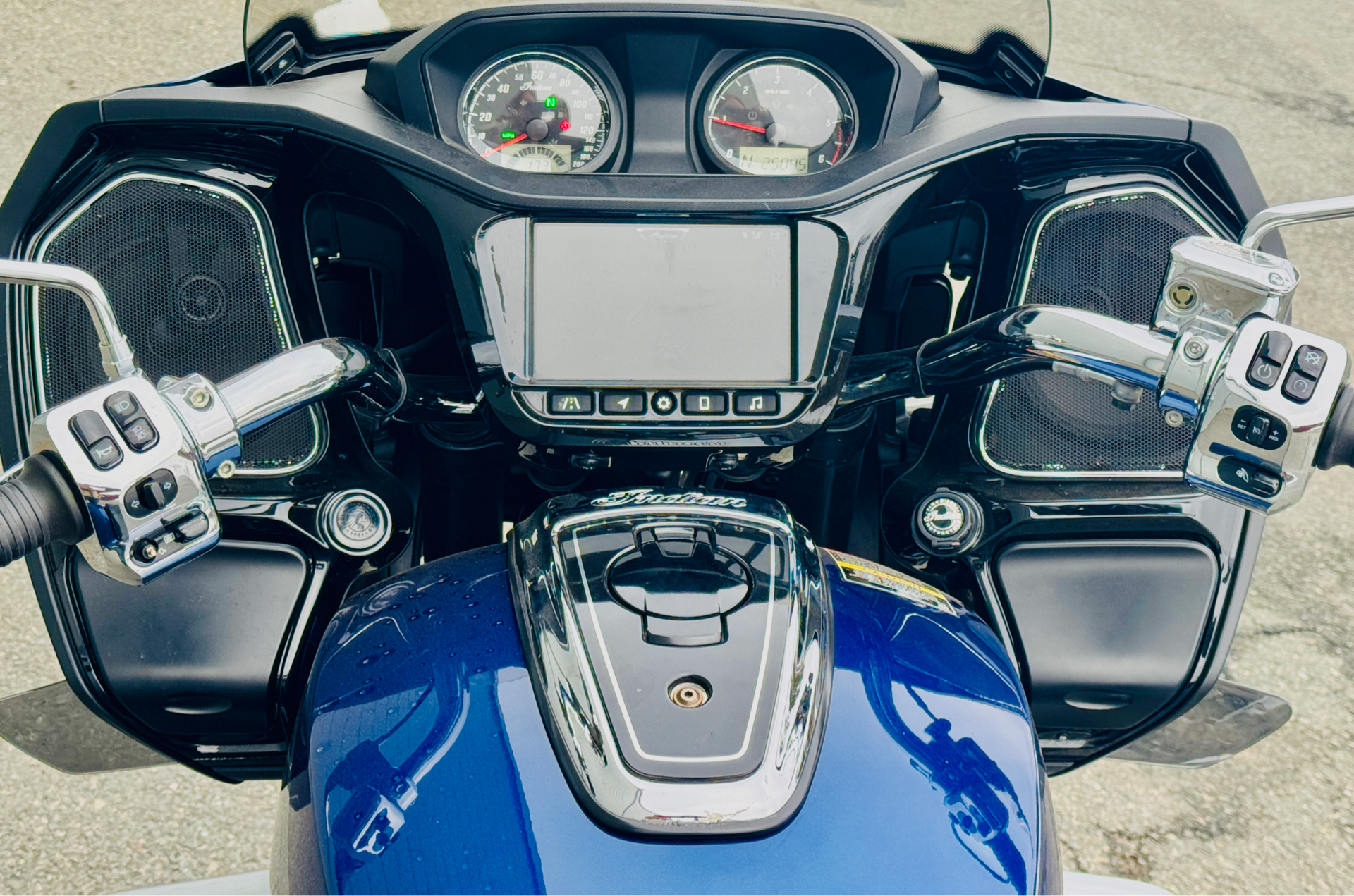 2021 Indian Motorcycle Challenger® Limited in Foxboro, Massachusetts - Photo 11