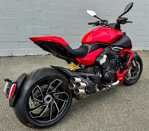 2024 Ducati Diavel V4 in Foxboro, Massachusetts - Photo 14