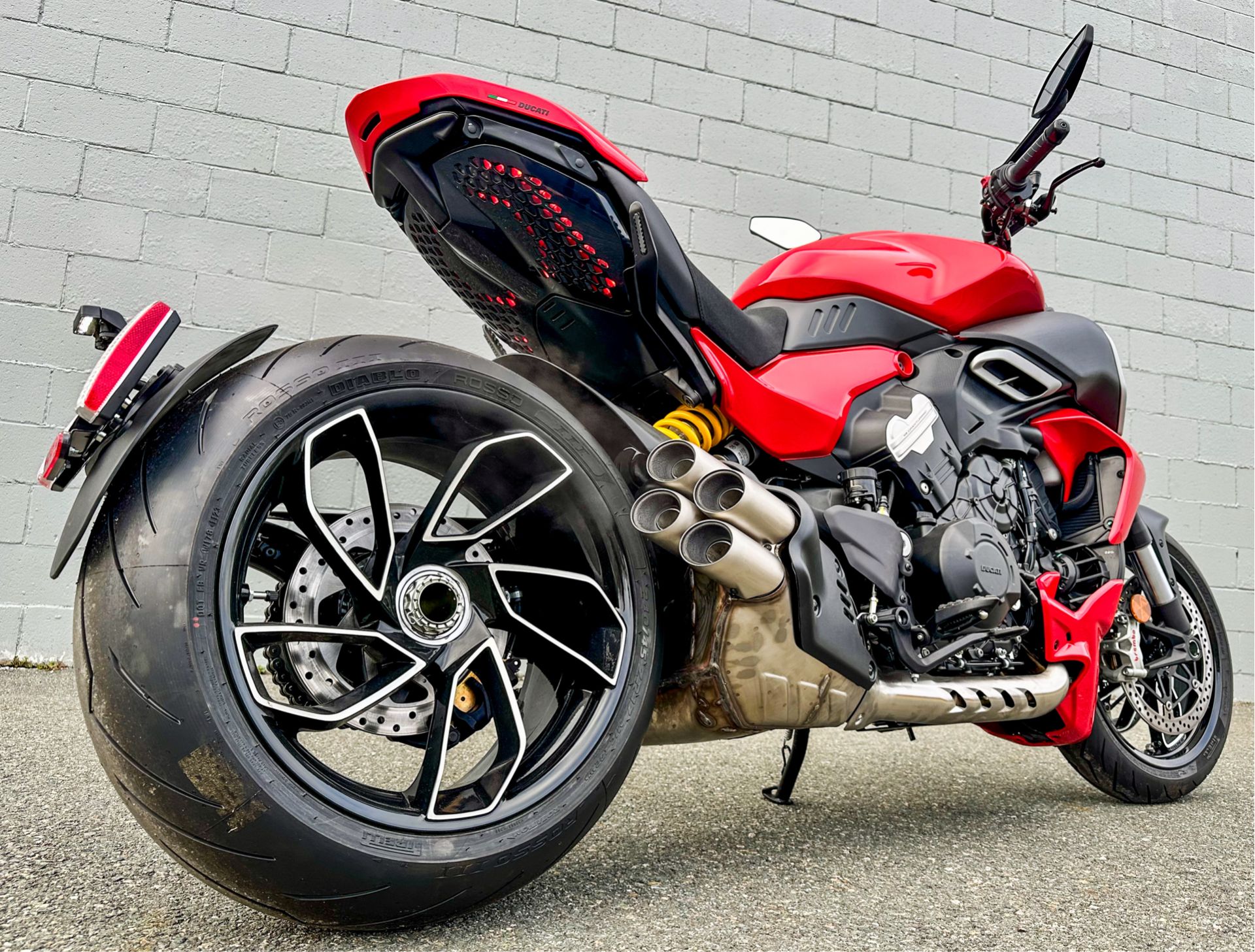 2024 Ducati Diavel V4 in Foxboro, Massachusetts - Photo 3