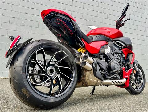 2024 Ducati Diavel V4 in Foxboro, Massachusetts - Photo 3