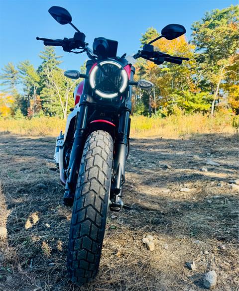 2025 Ducati Scrambler Icon in Foxboro, Massachusetts - Photo 10