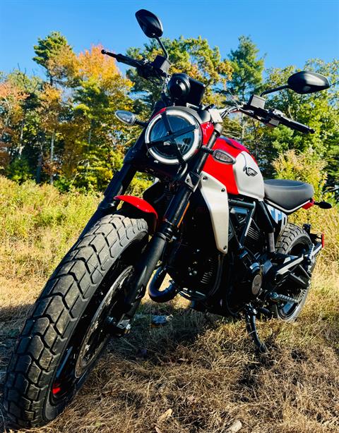 2025 Ducati Scrambler Icon in Foxboro, Massachusetts - Photo 19