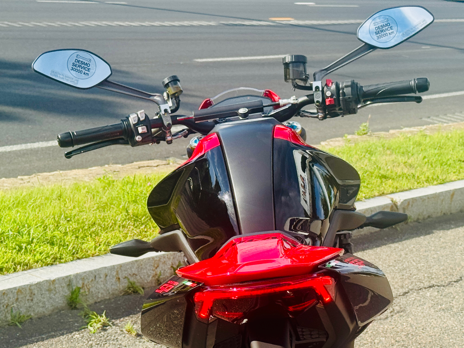2025 Ducati Monster SP in Foxboro, Massachusetts - Photo 23