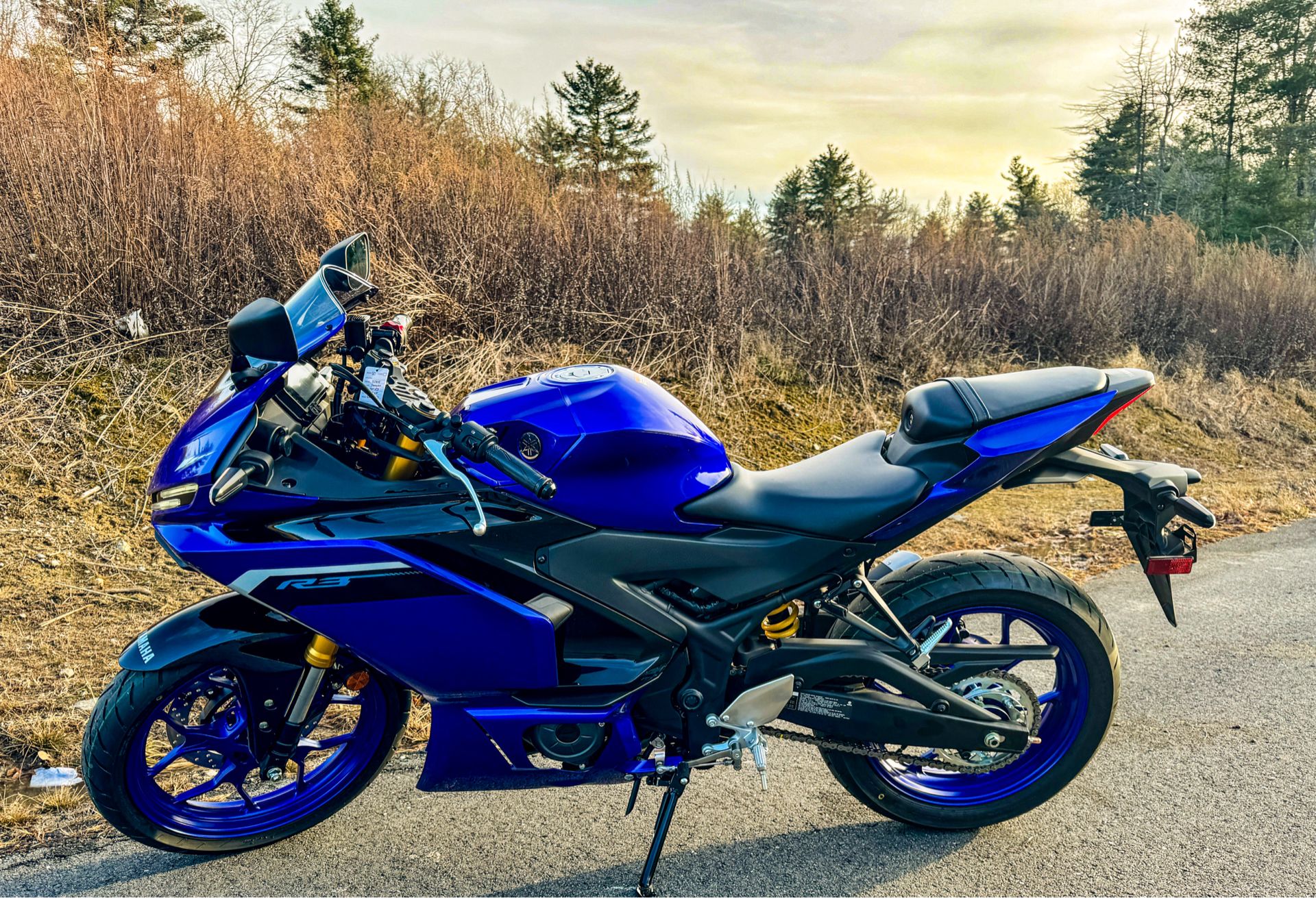 2025 Yamaha YZF-R3 in Foxboro, Massachusetts - Photo 11
