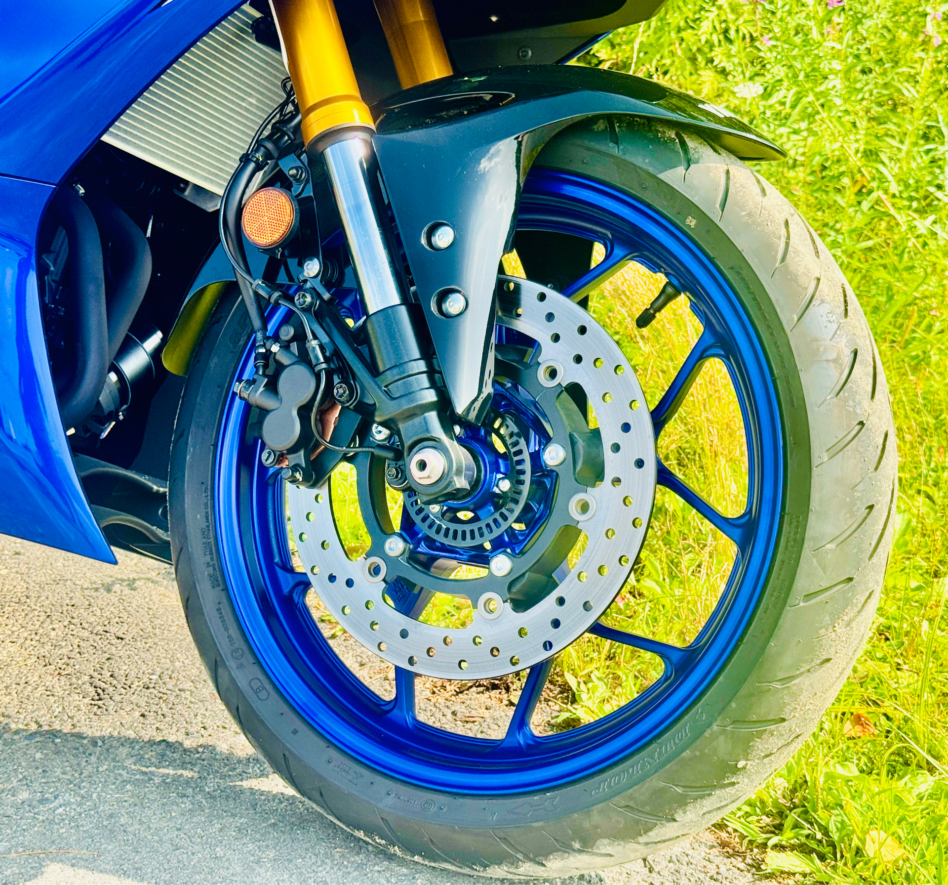 2025 Yamaha YZF-R3 in Foxboro, Massachusetts - Photo 16
