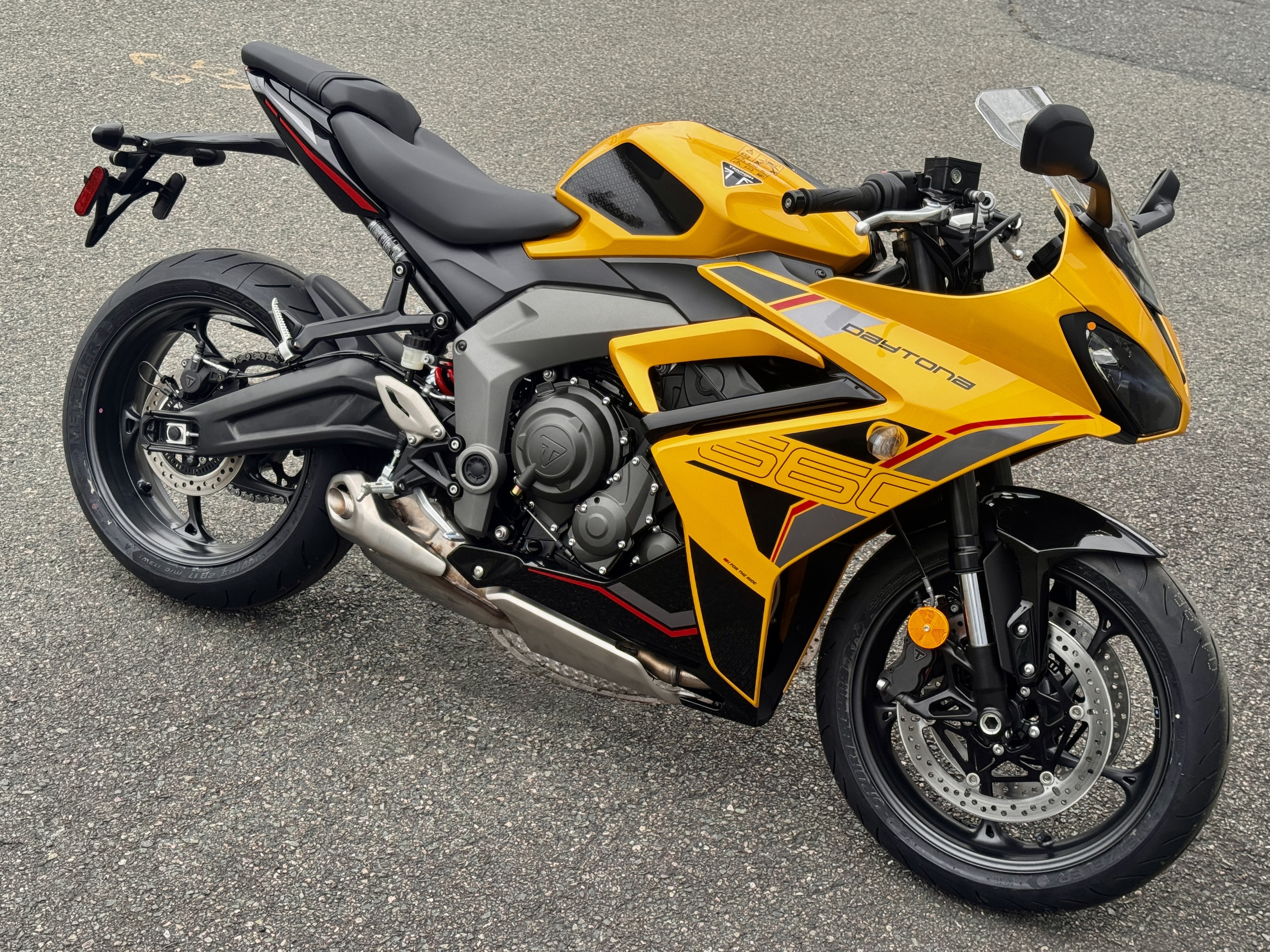 New 2026 Triumph Daytona 660 Cosmic Yellow / Sapphire Black