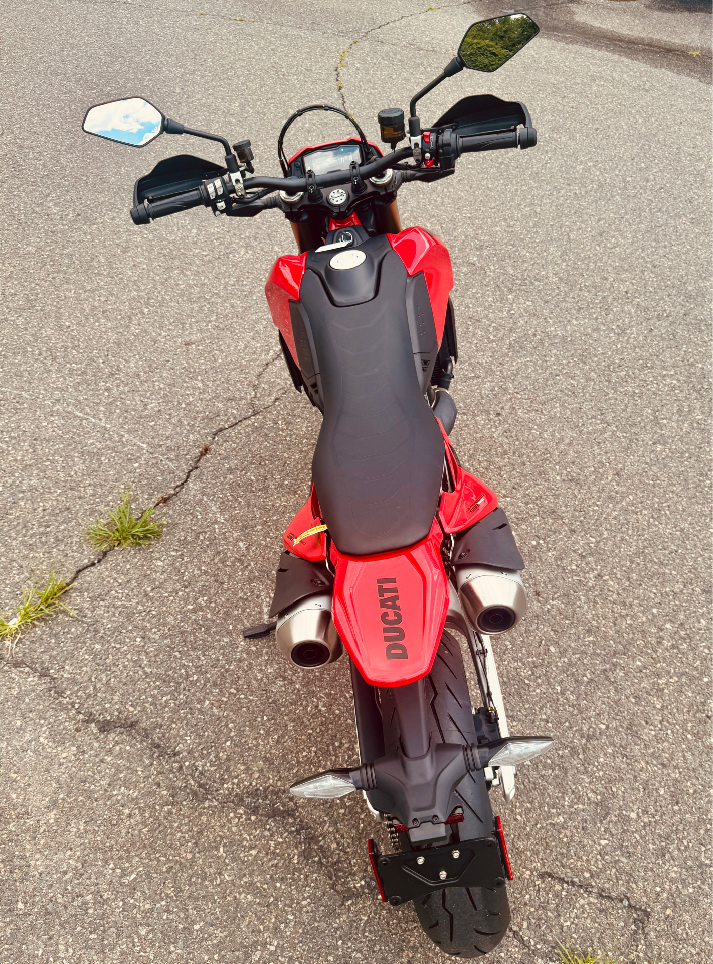 2025 Ducati Hypermotard 698 Mono in Foxboro, Massachusetts - Photo 5