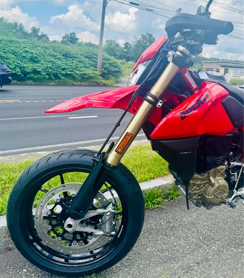 2025 Ducati Hypermotard 698 Mono in Foxboro, Massachusetts - Photo 14