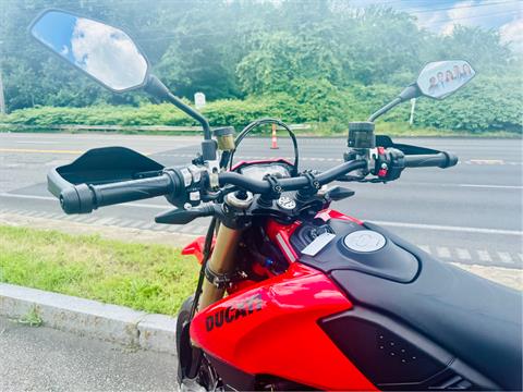 2025 Ducati Hypermotard 698 Mono in Foxboro, Massachusetts - Photo 12