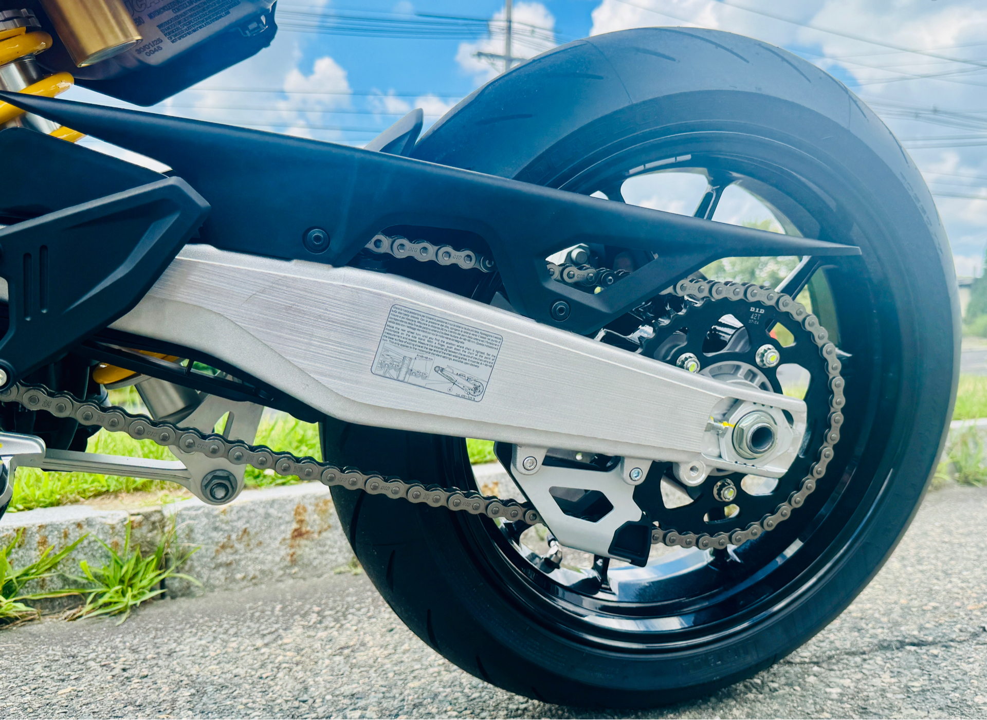 2025 Ducati Hypermotard 698 Mono in Foxboro, Massachusetts - Photo 21