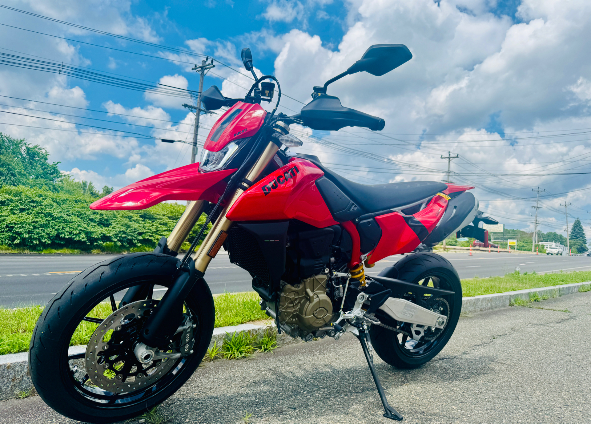 2025 Ducati Hypermotard 698 Mono in Foxboro, Massachusetts - Photo 18