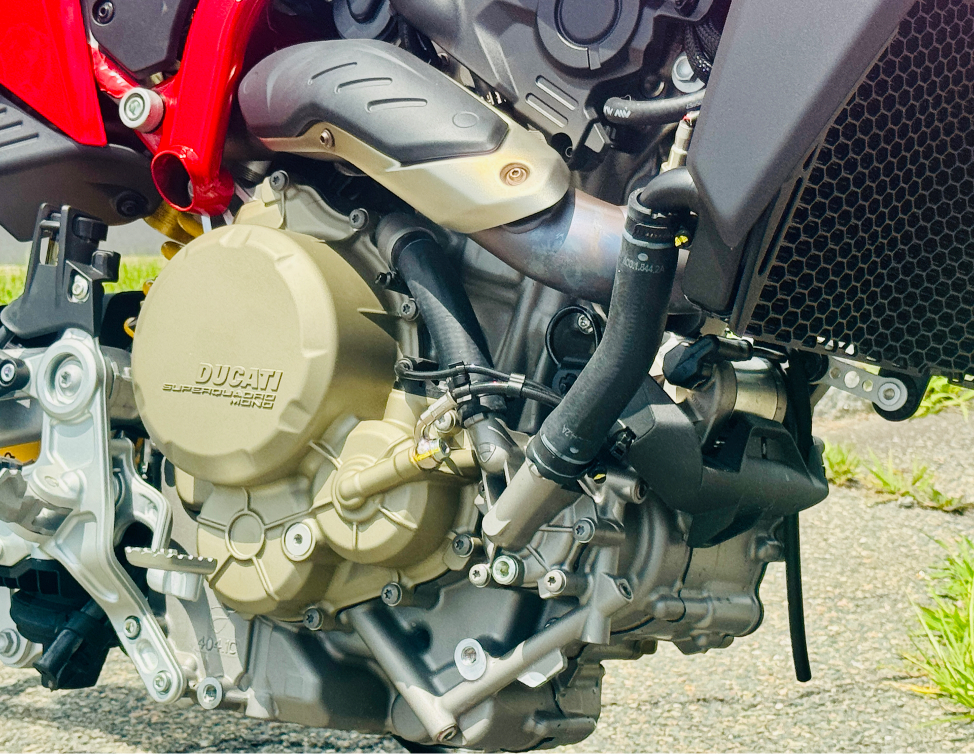 2025 Ducati Hypermotard 698 Mono in Foxboro, Massachusetts - Photo 6