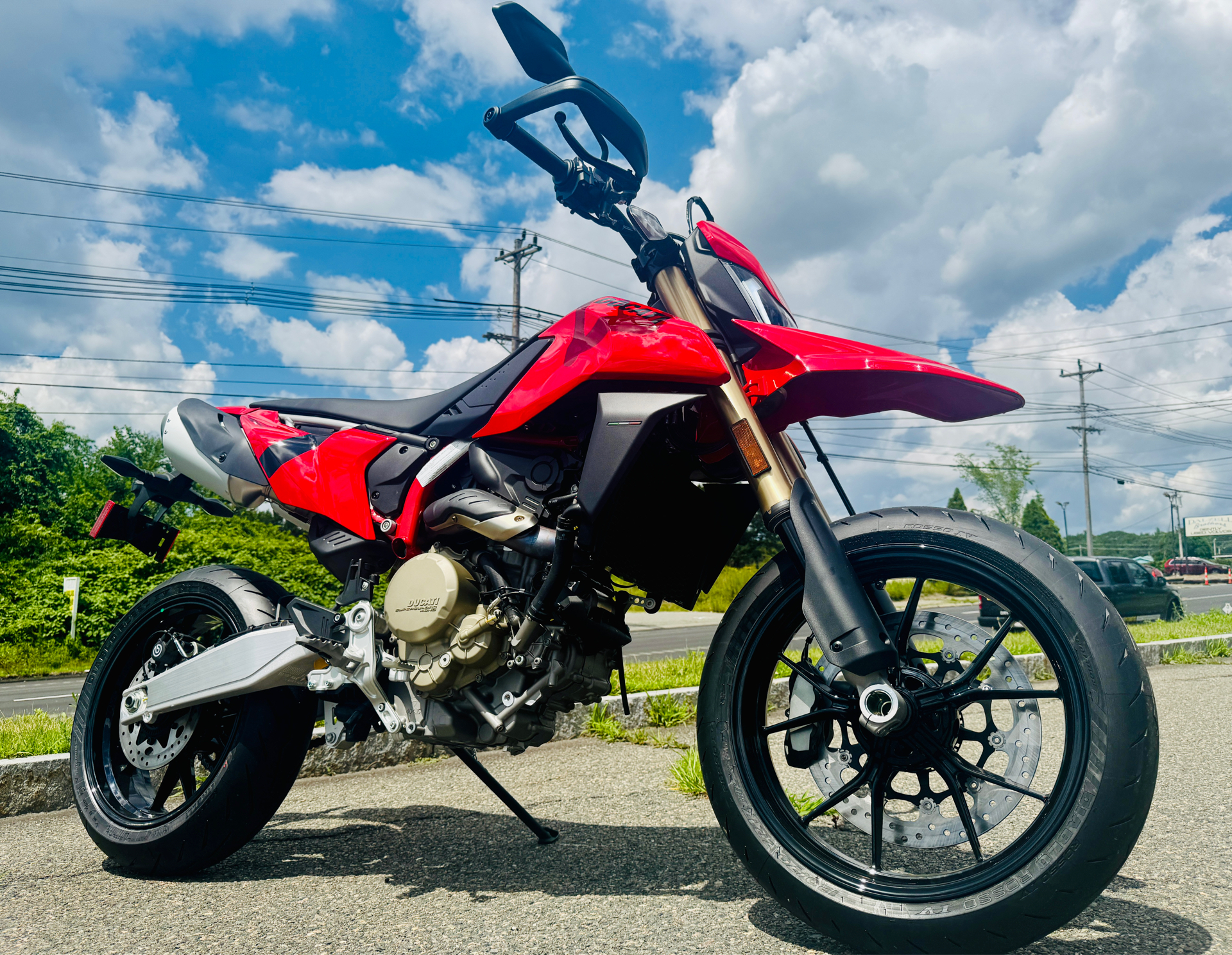 2025 Ducati Hypermotard 698 Mono in Foxboro, Massachusetts - Photo 5