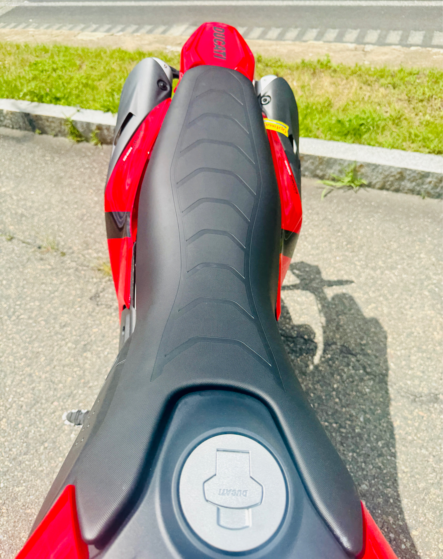 2025 Ducati Hypermotard 698 Mono in Foxboro, Massachusetts - Photo 10