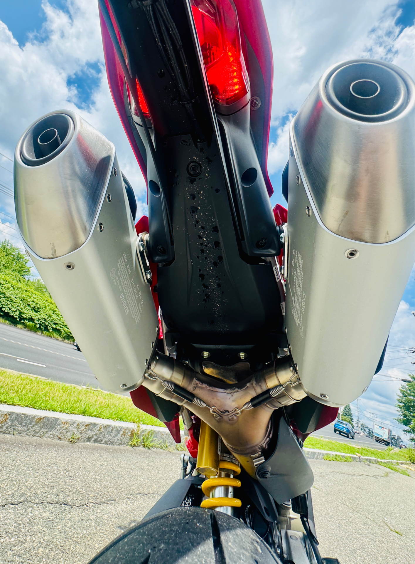 2025 Ducati Hypermotard 698 Mono in Foxboro, Massachusetts - Photo 2