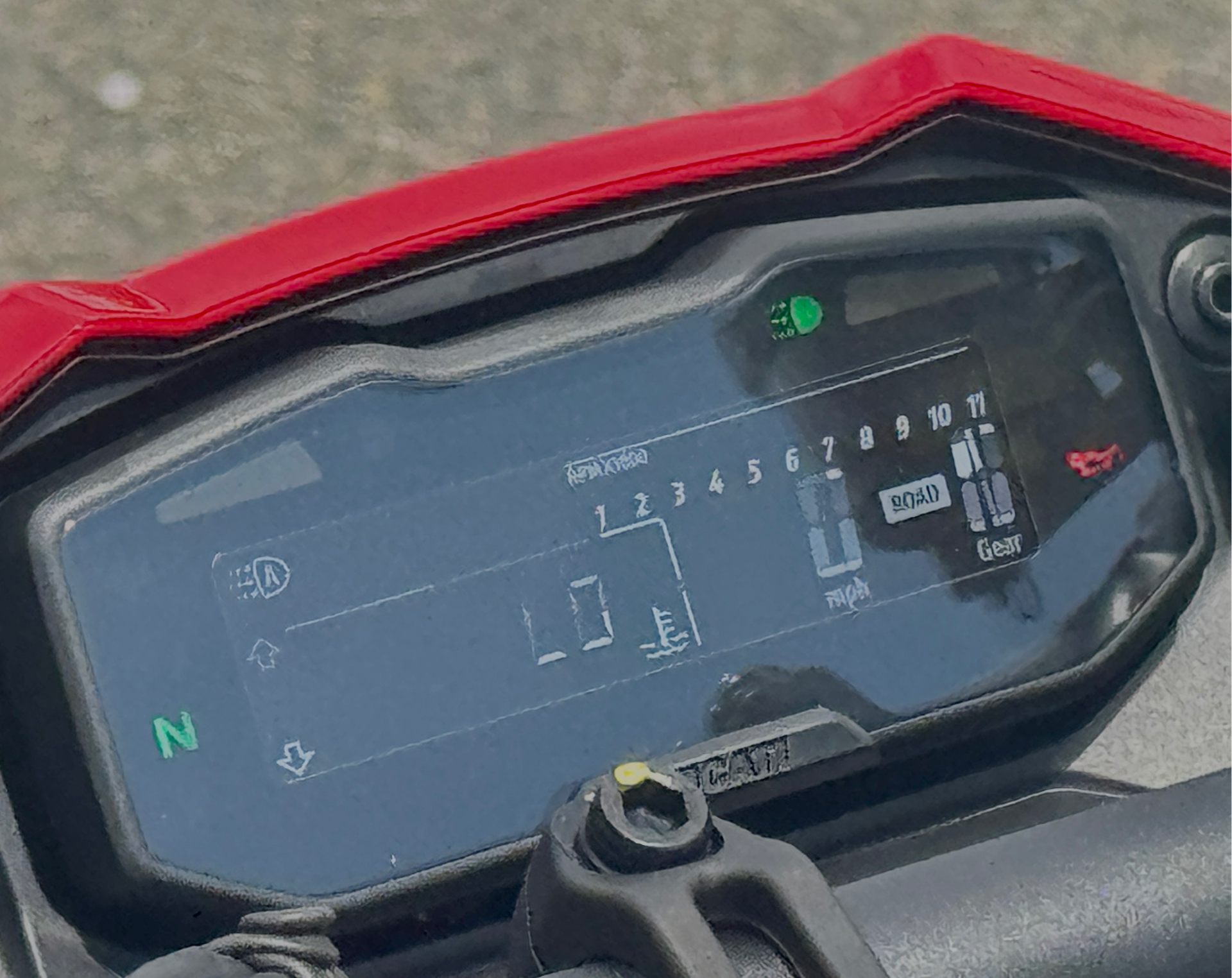 2025 Ducati Hypermotard 698 Mono in Foxboro, Massachusetts - Photo 4