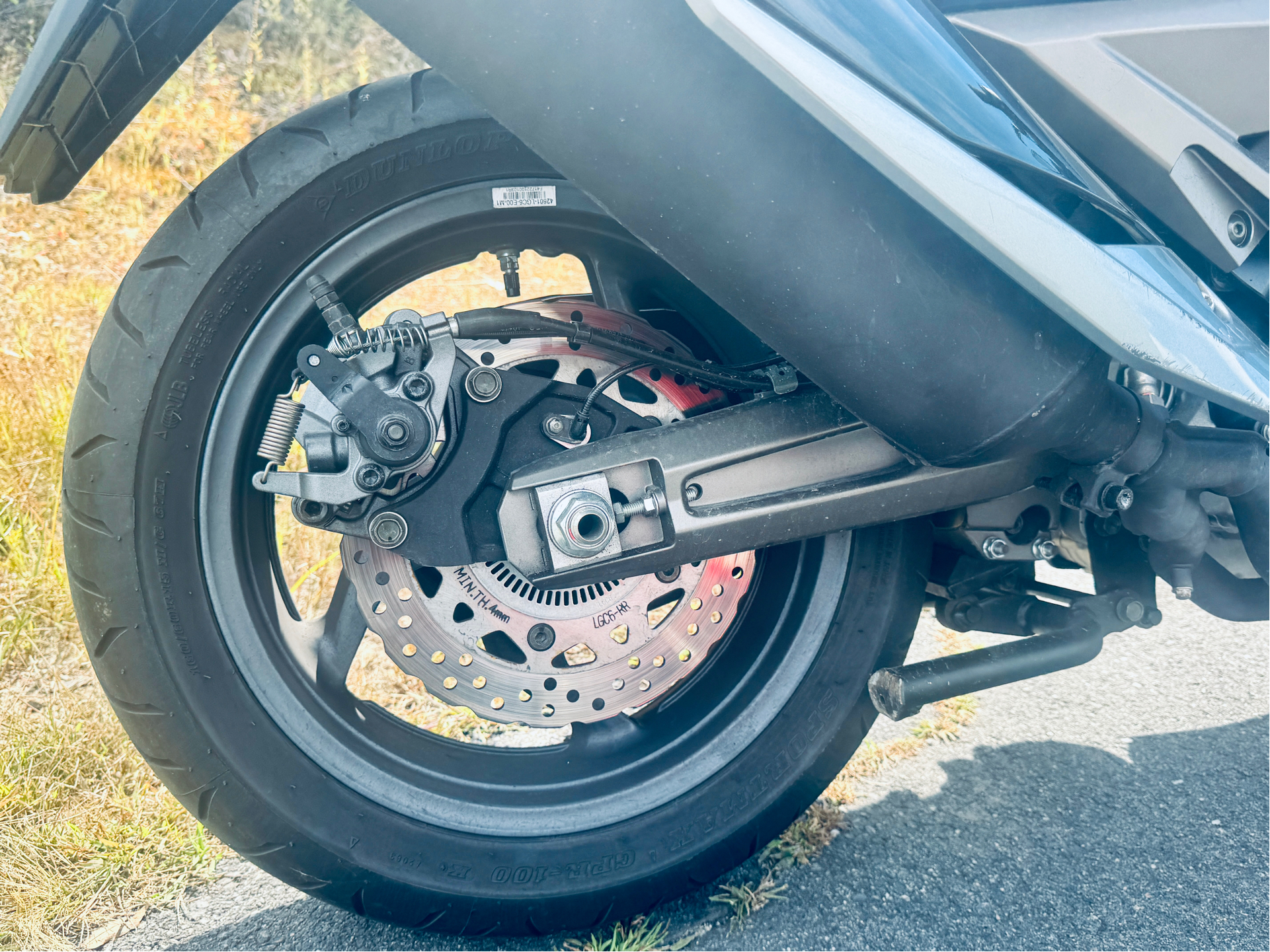 2023 Kymco AK 550i ABS in Foxboro, Massachusetts - Photo 16