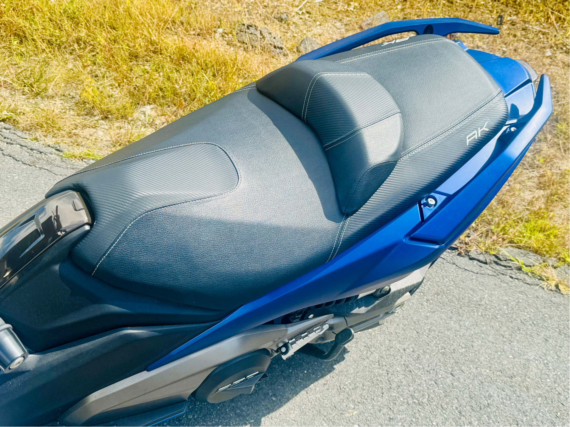 2023 Kymco AK 550i ABS in Foxboro, Massachusetts - Photo 10