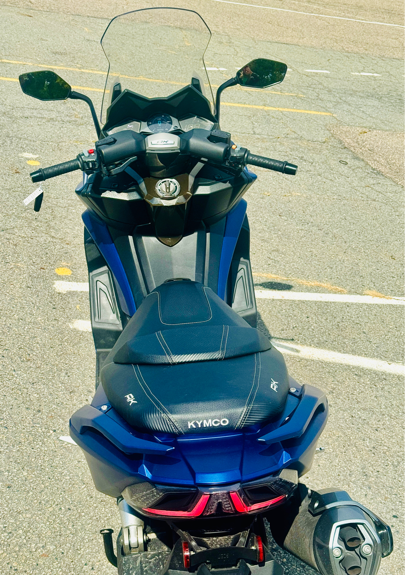 2023 Kymco AK 550i ABS in Foxboro, Massachusetts - Photo 7