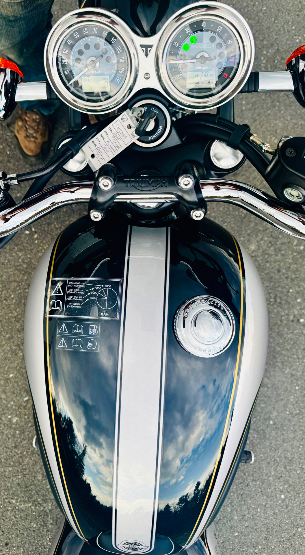 2025 Triumph Bonneville T120 in Foxboro, Massachusetts - Photo 10