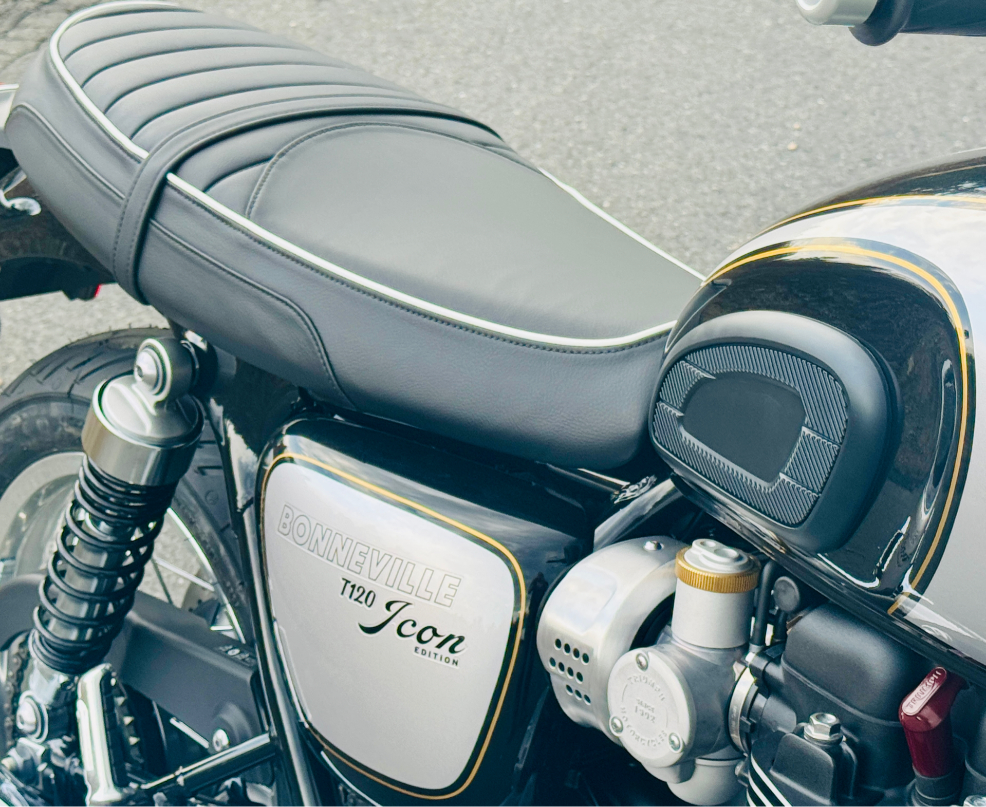 2025 Triumph Bonneville T120 in Foxboro, Massachusetts - Photo 14