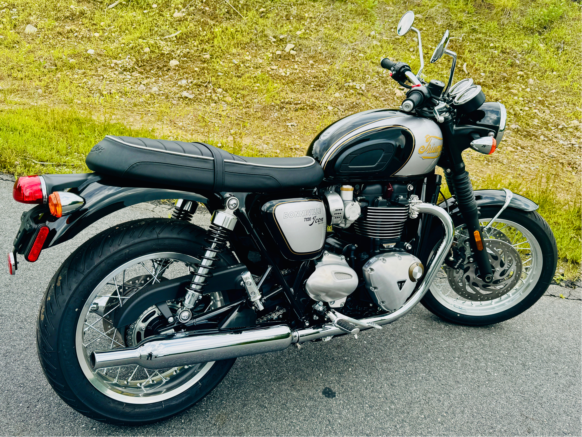 2025 Triumph Bonneville T120 in Foxboro, Massachusetts - Photo 17