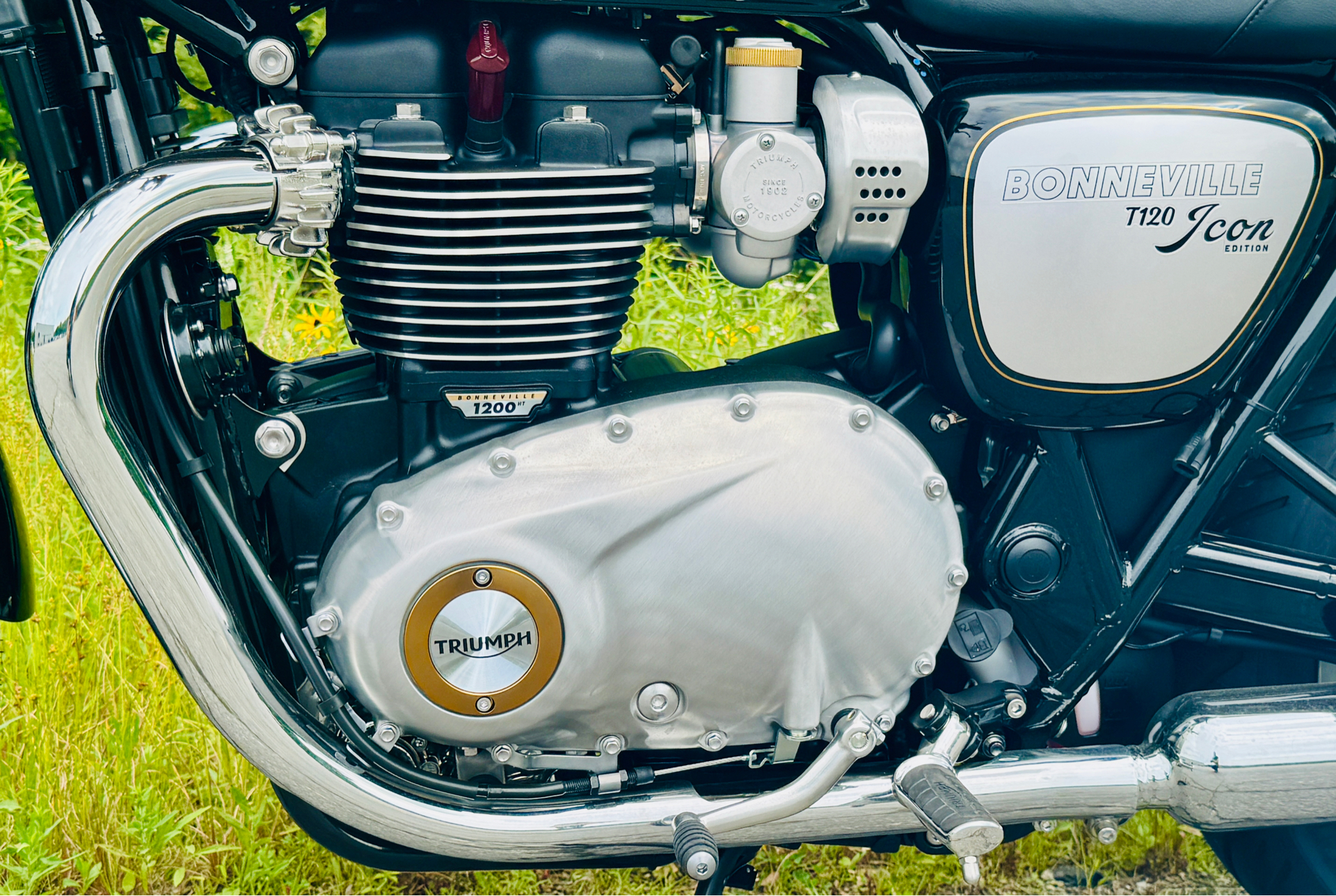 2025 Triumph Bonneville T120 in Foxboro, Massachusetts - Photo 21