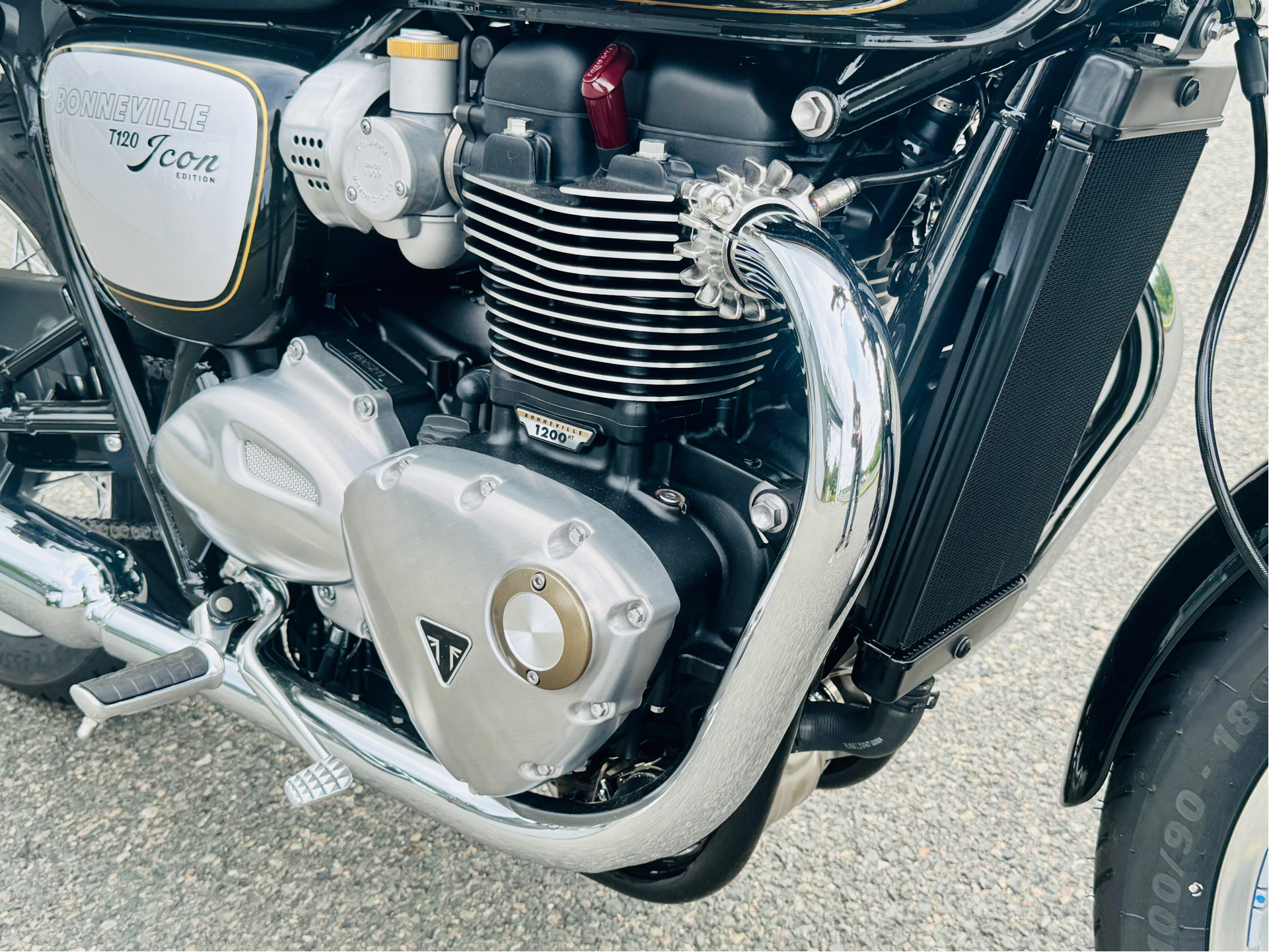 2025 Triumph Bonneville T120 in Foxboro, Massachusetts - Photo 16